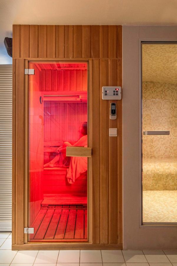 Beautyd Red Room Centrum Gullegem 베벨겜 외부 사진